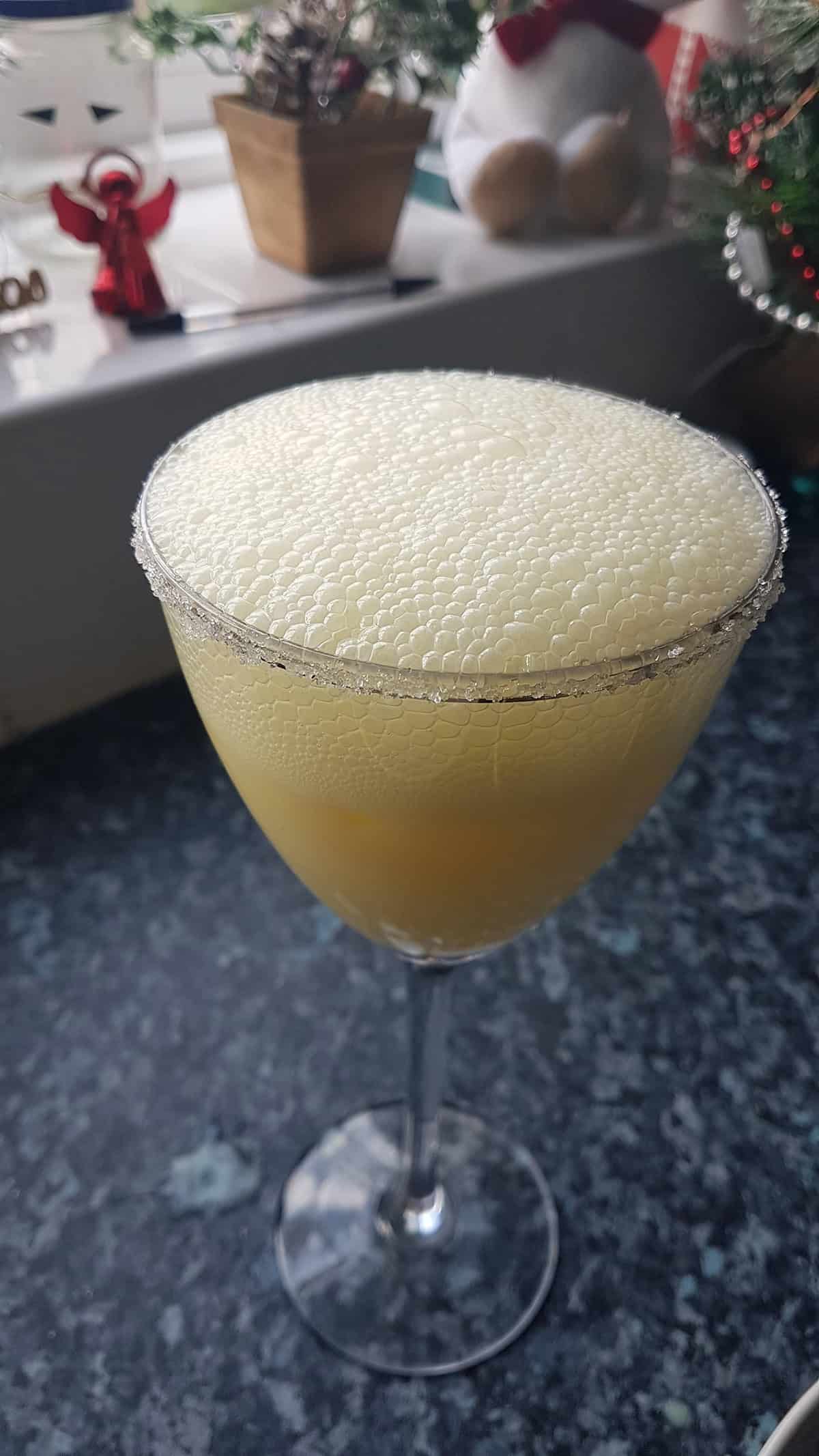 Snowball Cocktail - HowdyKitchen